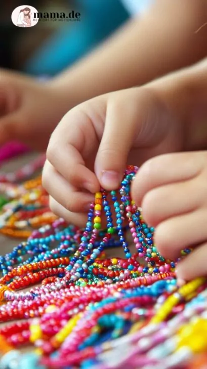 Bunte Armbänder und Halsketten für Fasching basteln