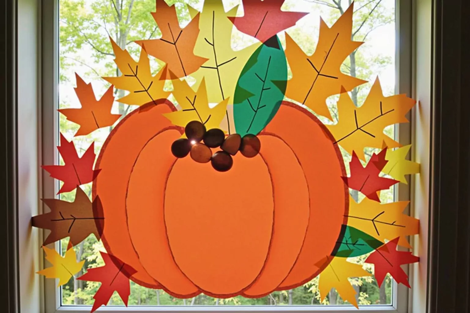 8 Herbst Basteln Kinder Fenster Ideen zum Nachmachen