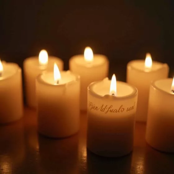 8 Trauer Kerzen für den Todesfall – Trost schenken