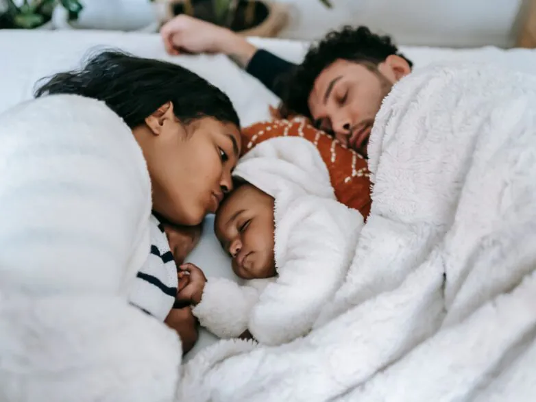 Warum ist Schlaf so wichtig für Babys und Eltern?